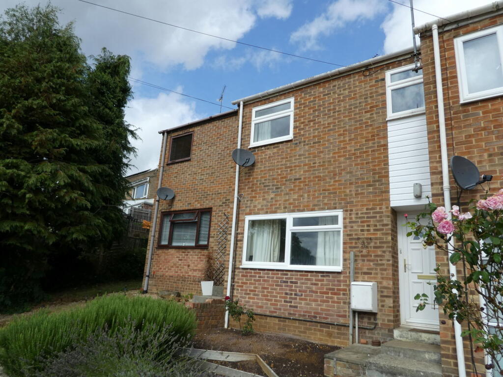 Main image of property: Tadmarton Rd, Bloxham, Banbury - Garage to rear