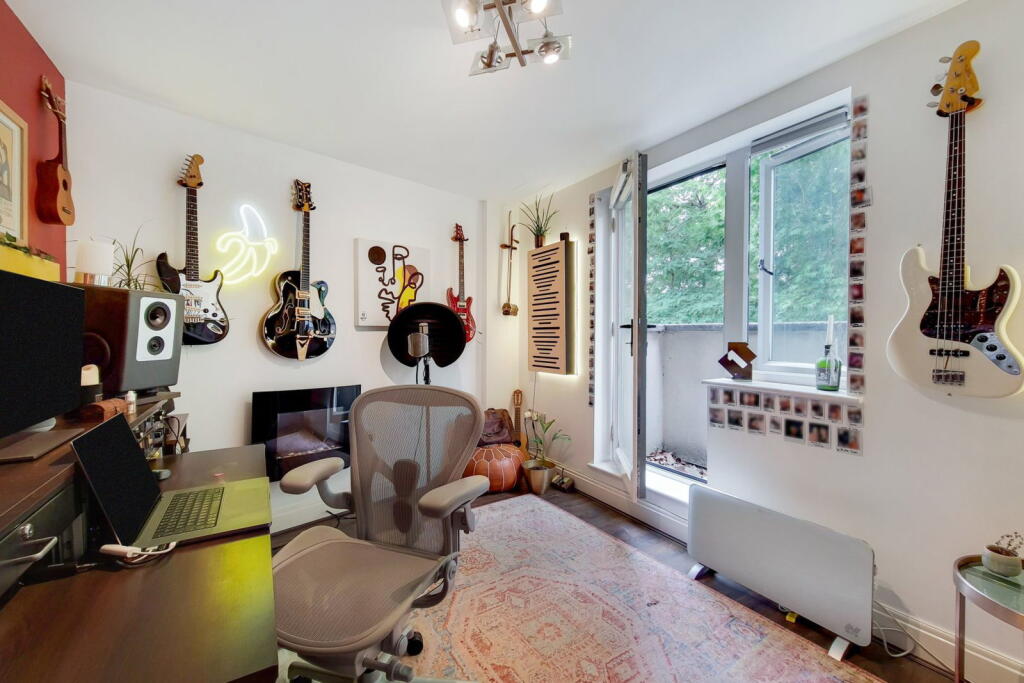 Apartment in London - More