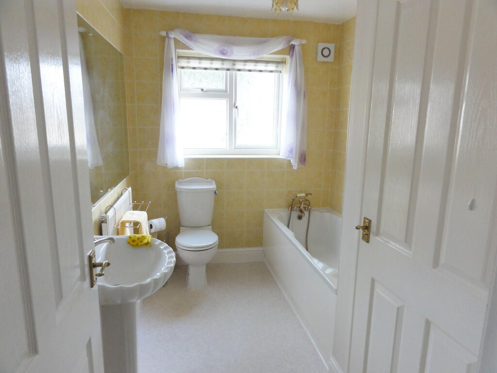 School Road, Hemingbrough, YO8 6QS photo 4