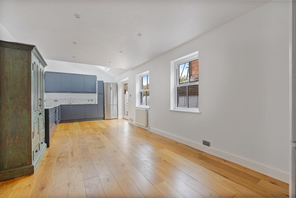 House in Exeter - View 4