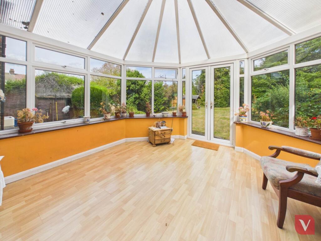 House in Luton - View 5