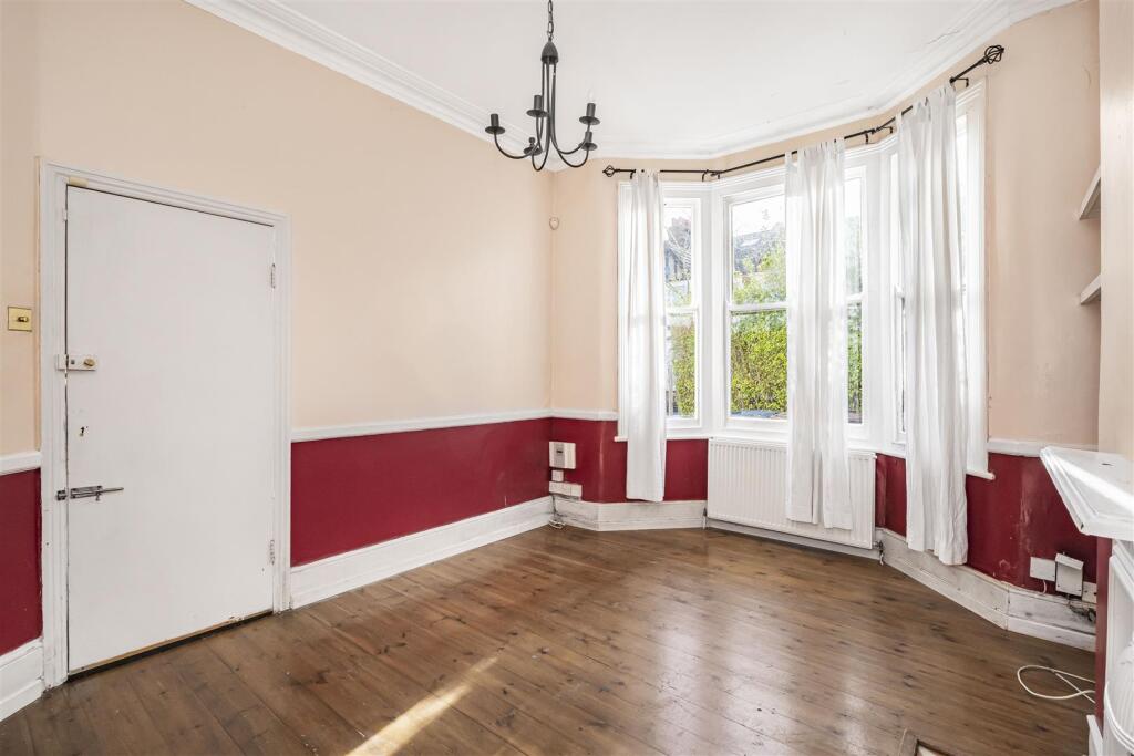 Apartment in London, Chingford Green, Chingford - View 2