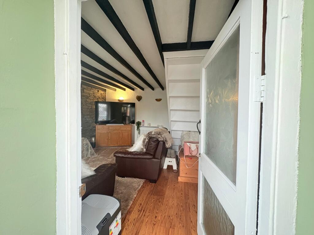 Brooklands Cottages, Nelson, Treharris photo 3