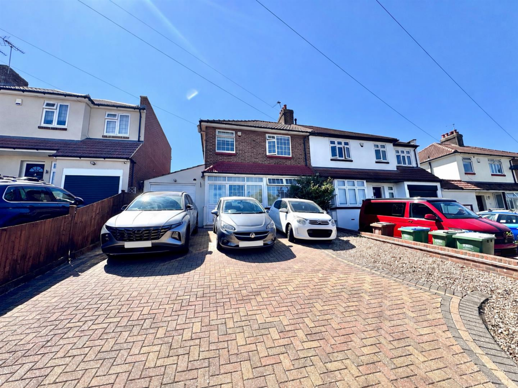 House in Bexleyheath, Barnehurst - View 3
