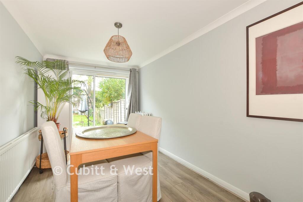 3-bed terraced on Fieldway, Lindfield, Haywards Heath, West Sussex, £400,000