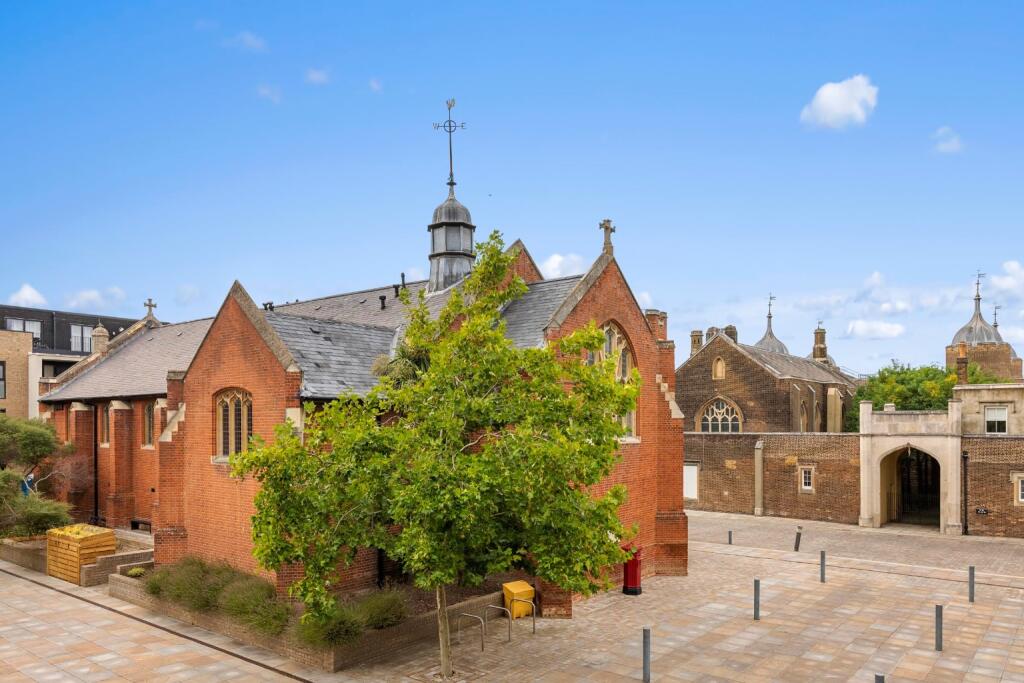 Village Square, Woolwich, London, SE18 photo 4