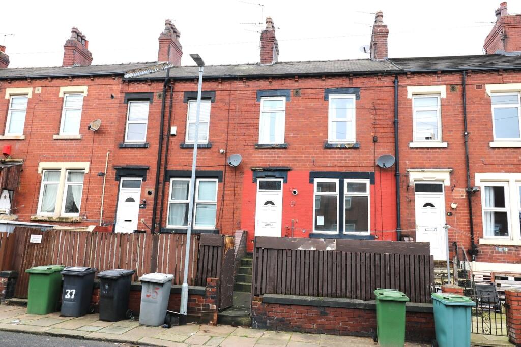 Main image of property: 37 Longroyd Place, Leeds