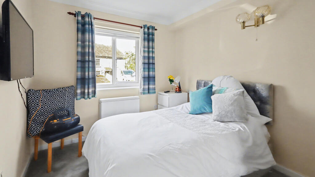 Additional image 6 of Silver Road, Street