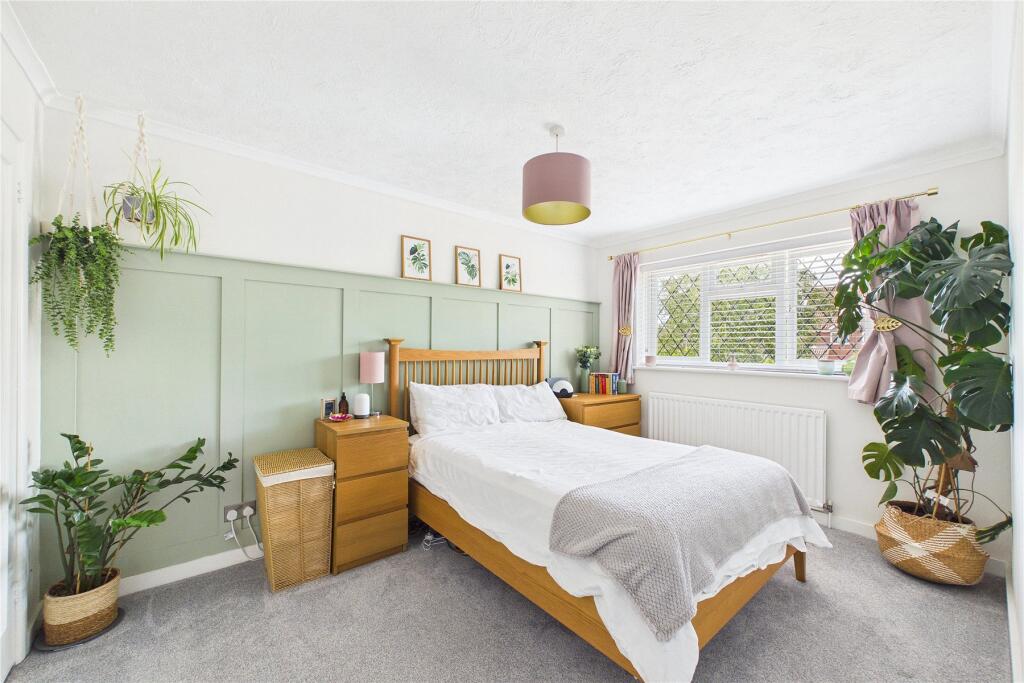 Apartment in Guildford - More
