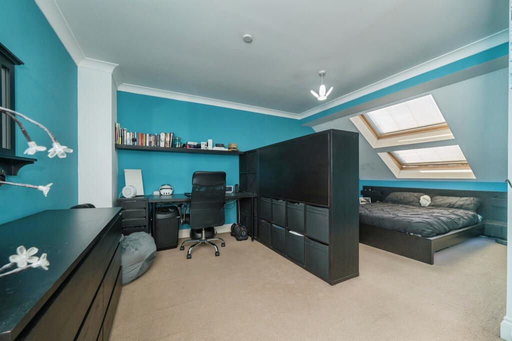 Apartment in Eastleigh - More