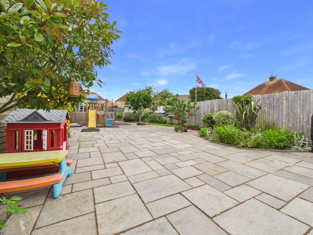 Goldsmith Road, Worthing, BN14 8ES - View 2