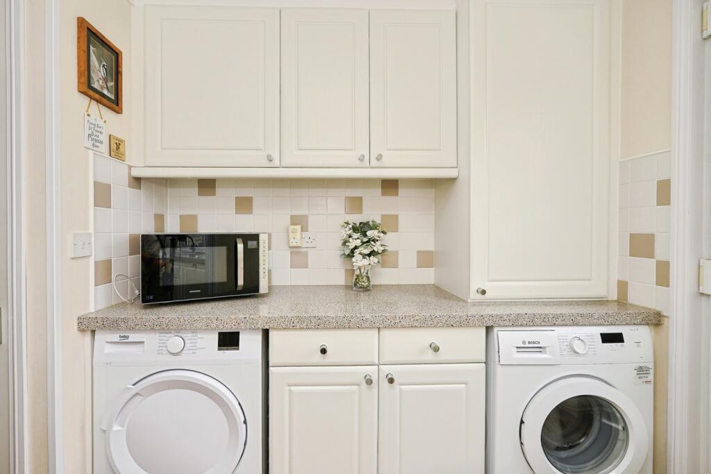 House in Maidstone, Harrietsham - More