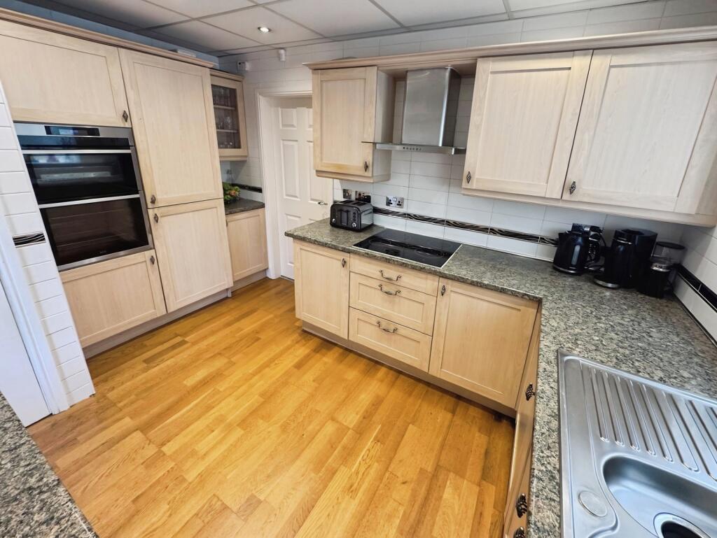 House in Salford, Walkden - More