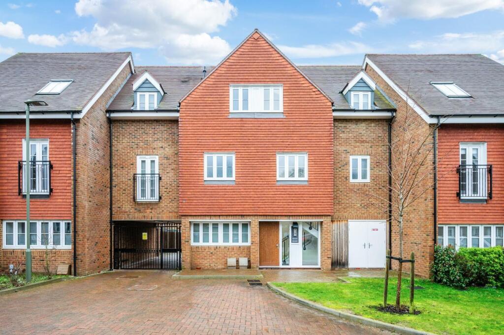Apartment in Reigate and Banstead, Nork