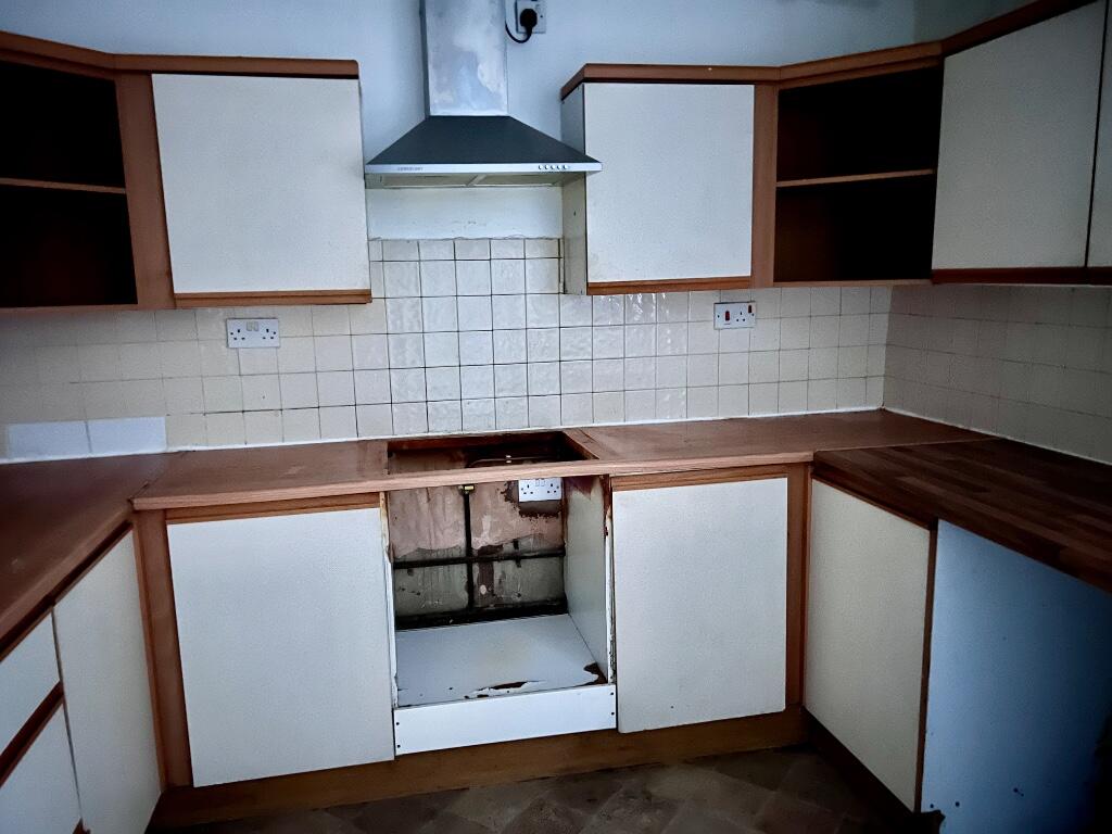 61, Parkhill Avenue, Manchester, Greater Manchester, M8 photo 2