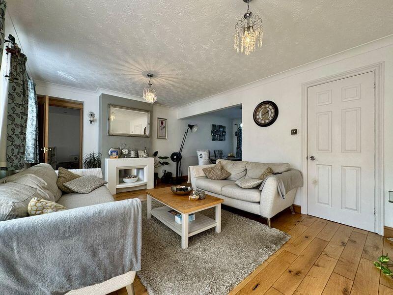 Willenhall Close, Luton photo 2
