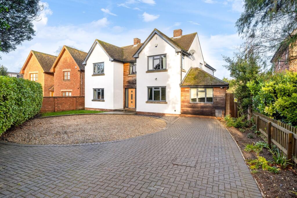 5-bed detached on Newmarket Road, Royston, SG8, £975,000