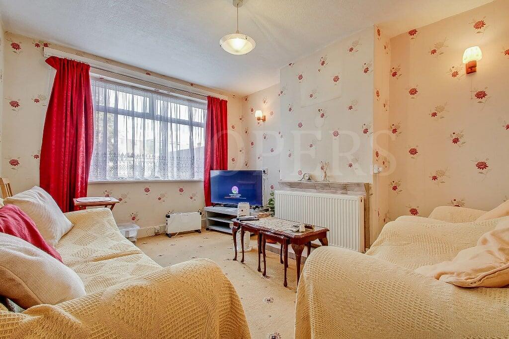Review Road, London, NW2 photo 3