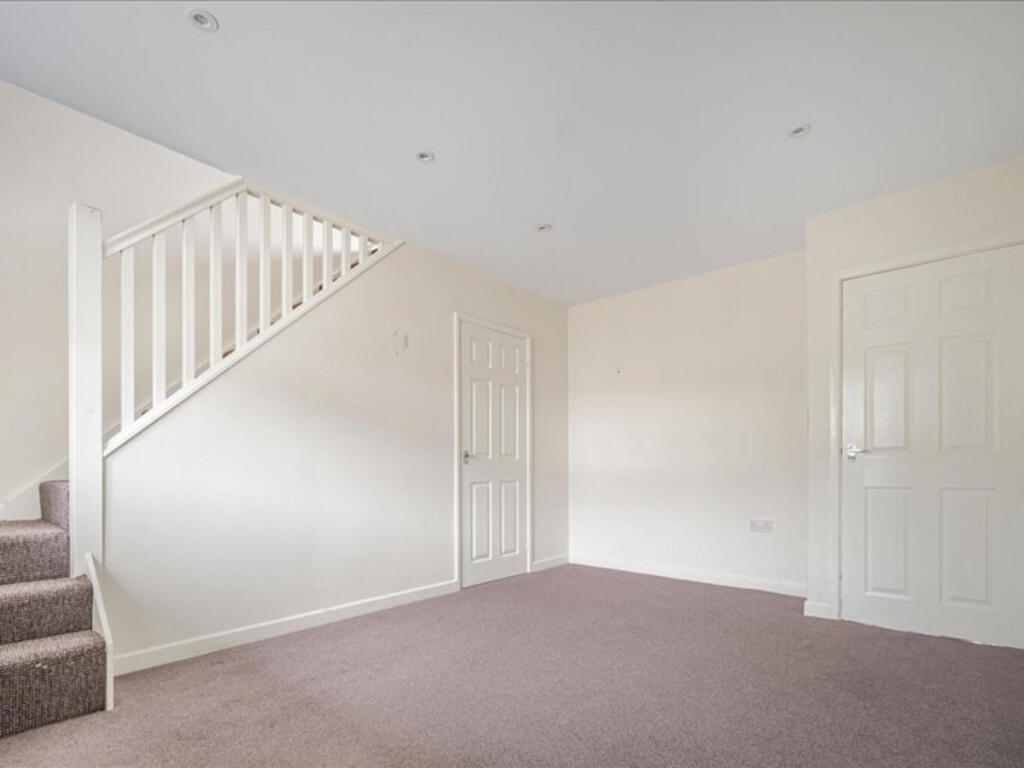 House in Pontypridd, Graigwen - More