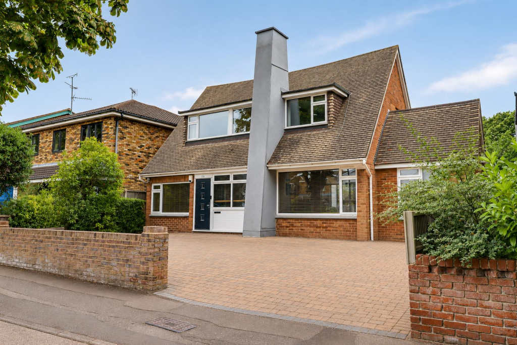 Main image of property: Mountdale Gardens, Leigh-on-Sea, Essex