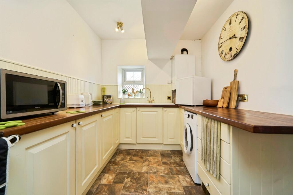 Apartment in Bradford - More