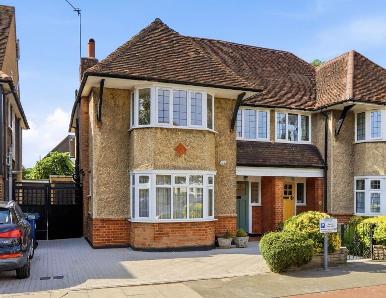 Main image of property: WILLOW WAY, FINCHLEY, N3