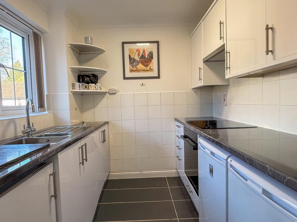 House in Newbury, Ham Marsh, West Berkshire - View 2