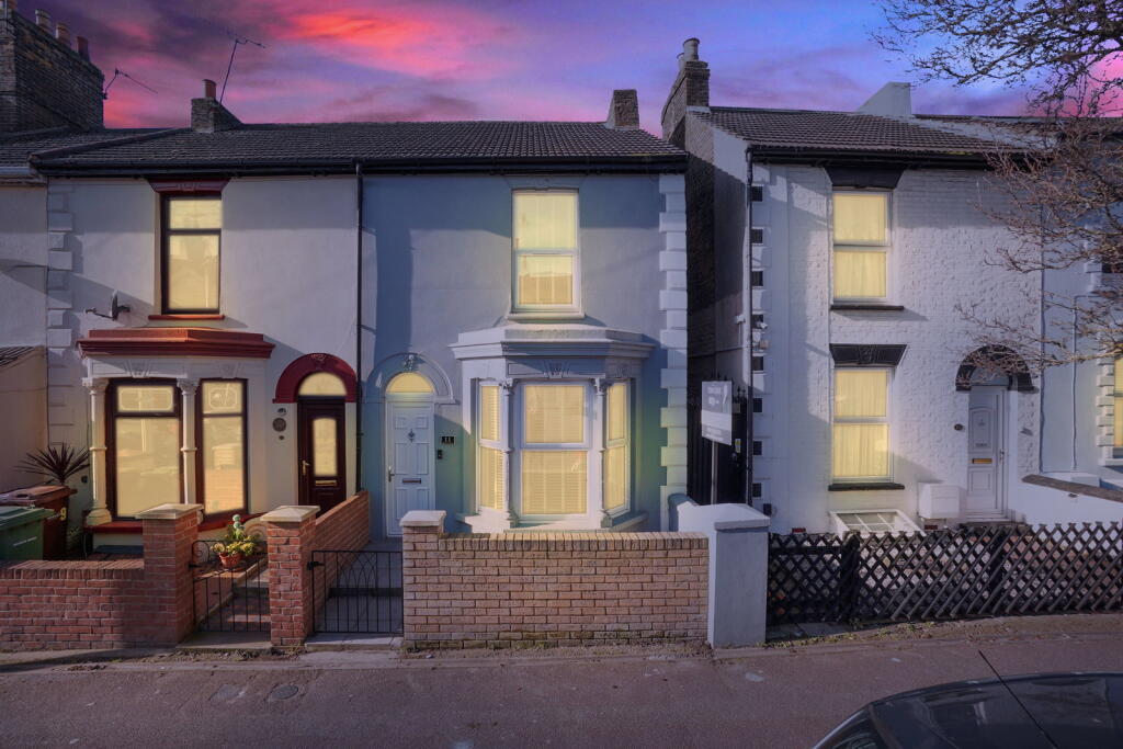 Main image of property: Kingswood Road, Gillingham, ME7 1DZ