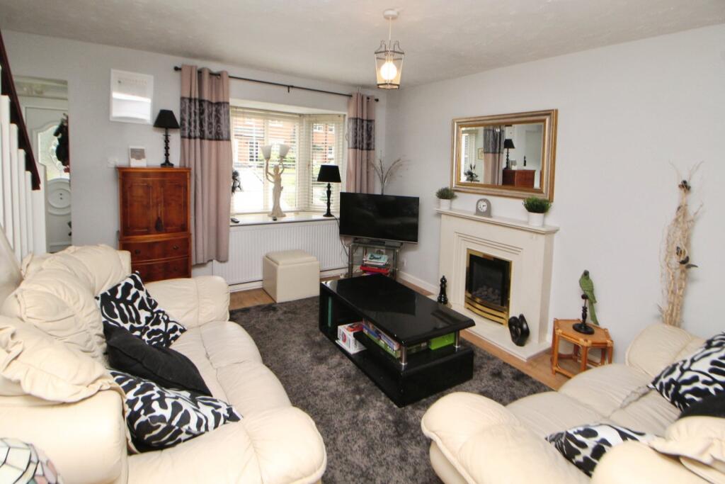 Langley Court, Hadfield, Glossop, Derbyshire, SK13 photo 2