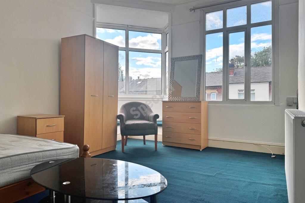 Main image of property: Warwick Road, Tyseley, B11 2JP