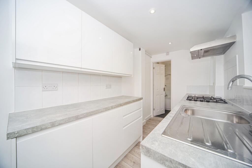 House in Southampton - View 5
