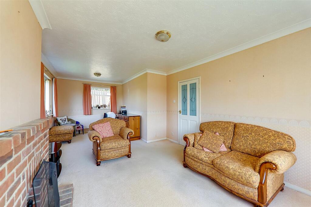 Downview Road, Findon, BN14 photo 3
