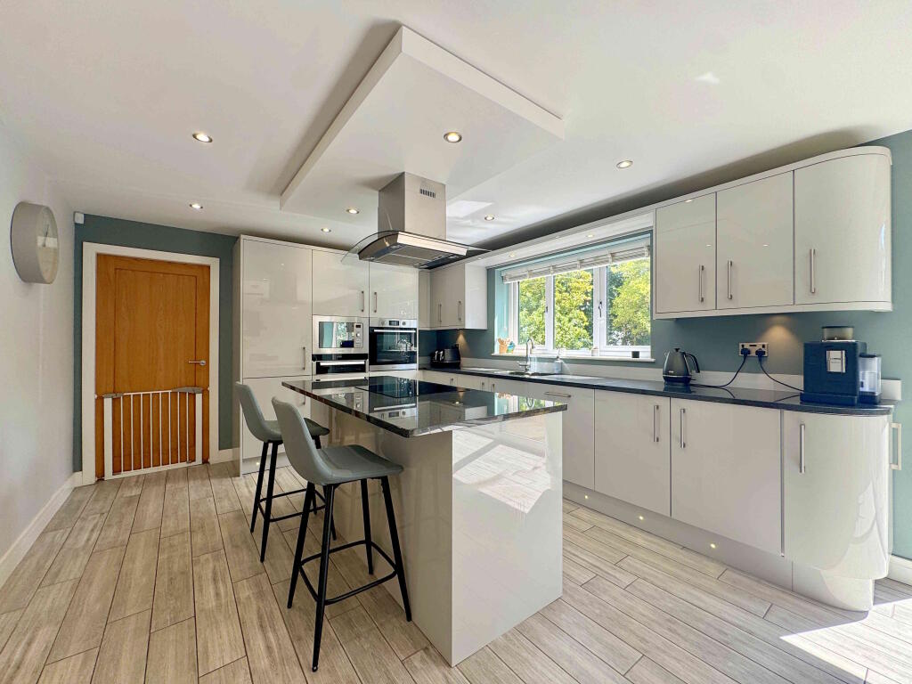 113A Westfield Lane, Scholes, BD12 9LY photo 3