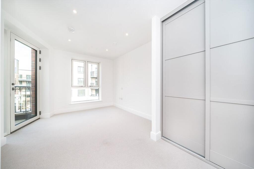 House in Twickenham - View 5