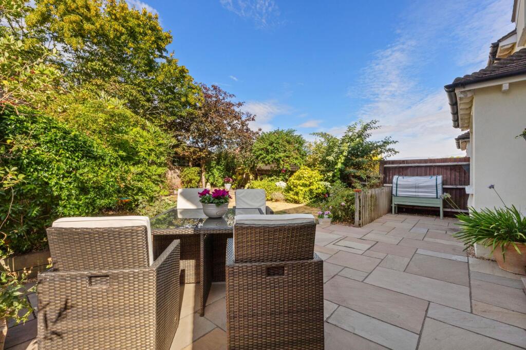 House in Wendover, Buckinghamshire - View 4