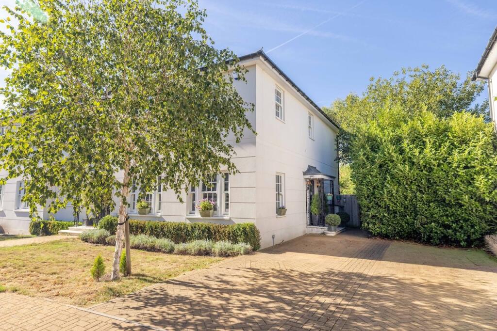 Main image of property: Burlington Mews, Datchet, SL3