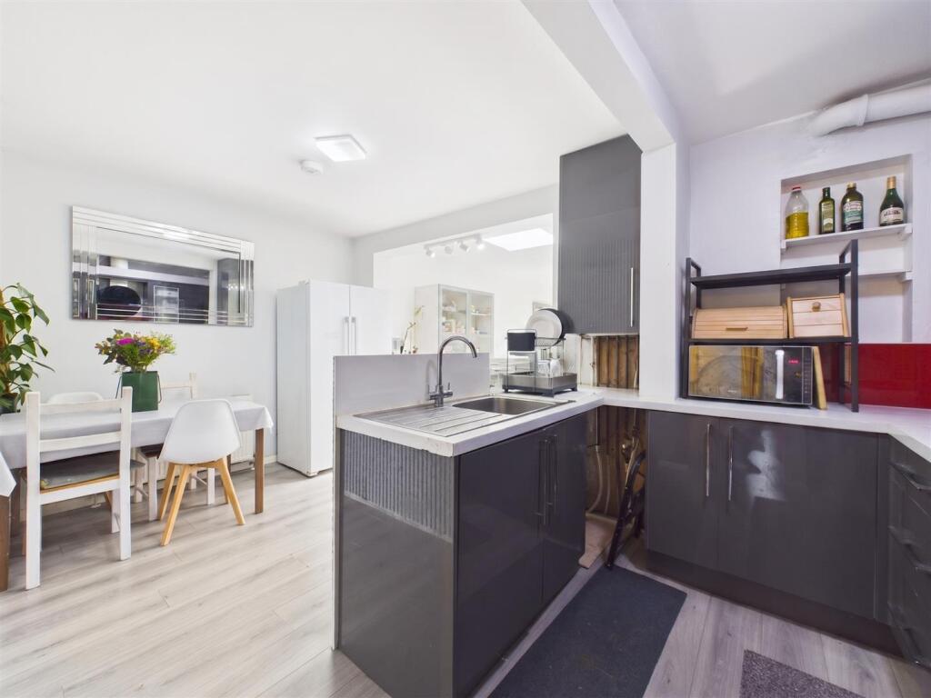 House in London - View 4