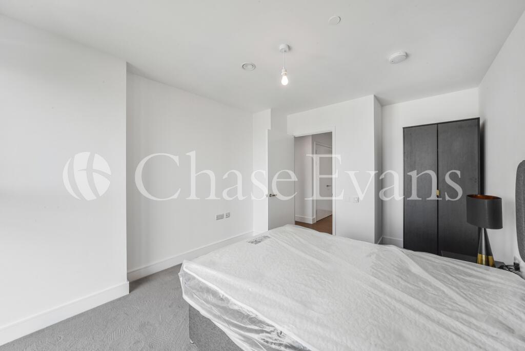 Apartment in London, Browning Estate, Elephant and Castle - More