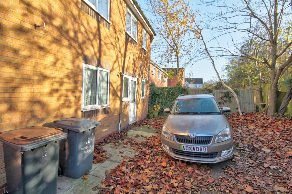 Apartment in Coventry - More