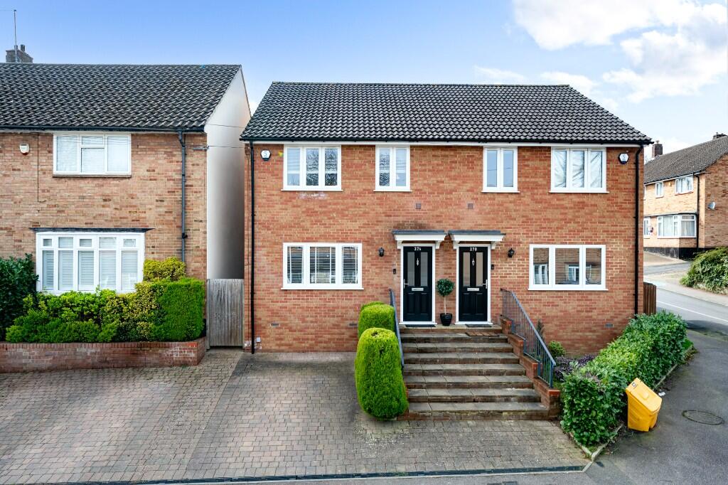 Main image of property: Spring Lane, Hemel Hempstead, Hertfordshire, HP1