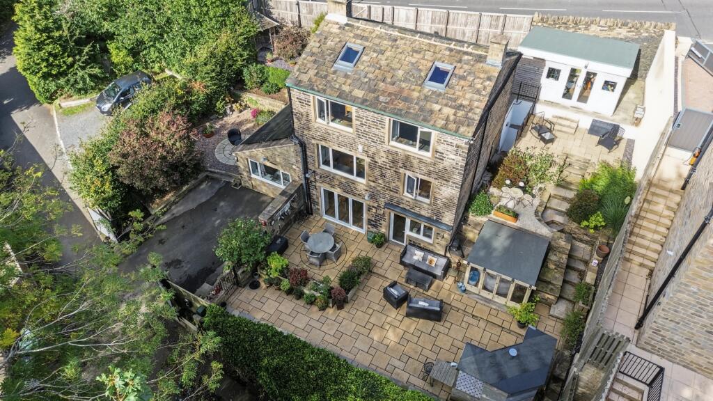 House in Kirklees, West Yorkshire - View 2