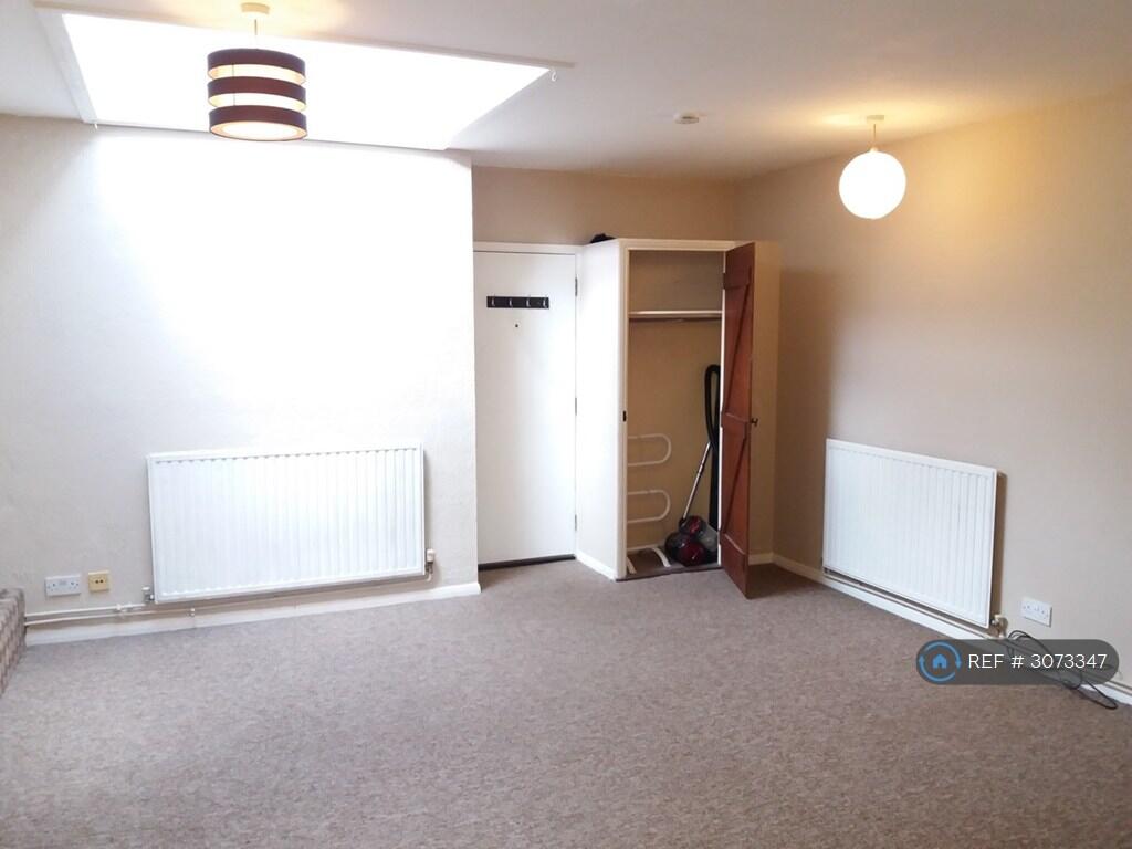 Apartment in Rochester - View 5