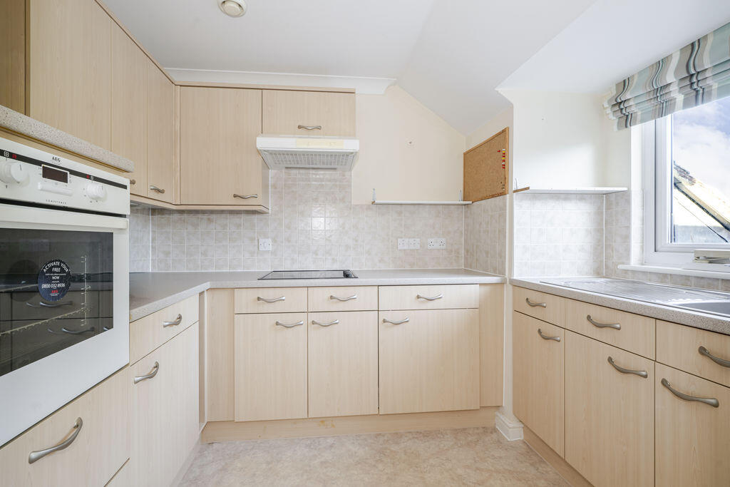 Apartment in Tonbridge - View 3