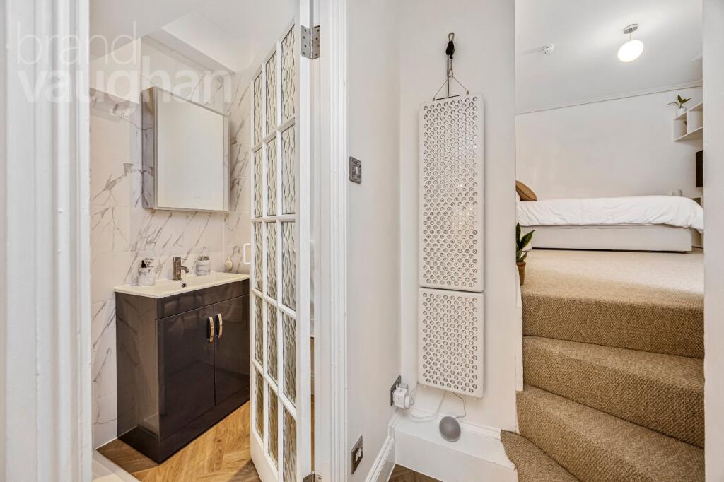 Apartment in Brighton, Kemptown - More