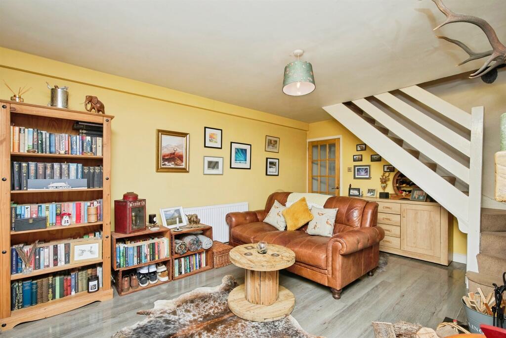 Pine Croft, ASHBOURNE photo 3