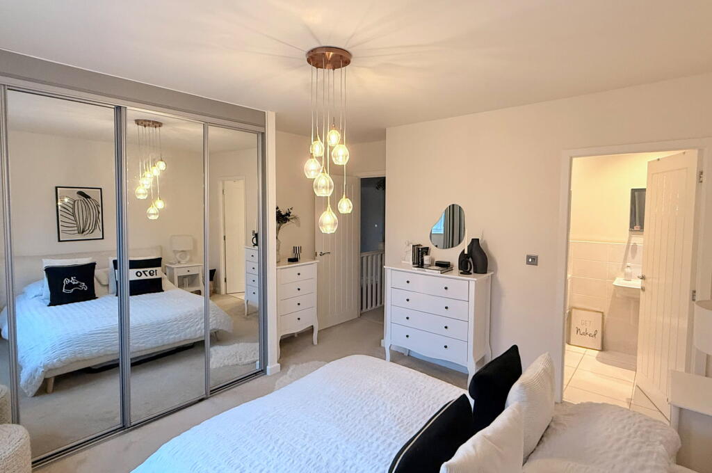 House in Westoning, Central Bedfordshire - View 4