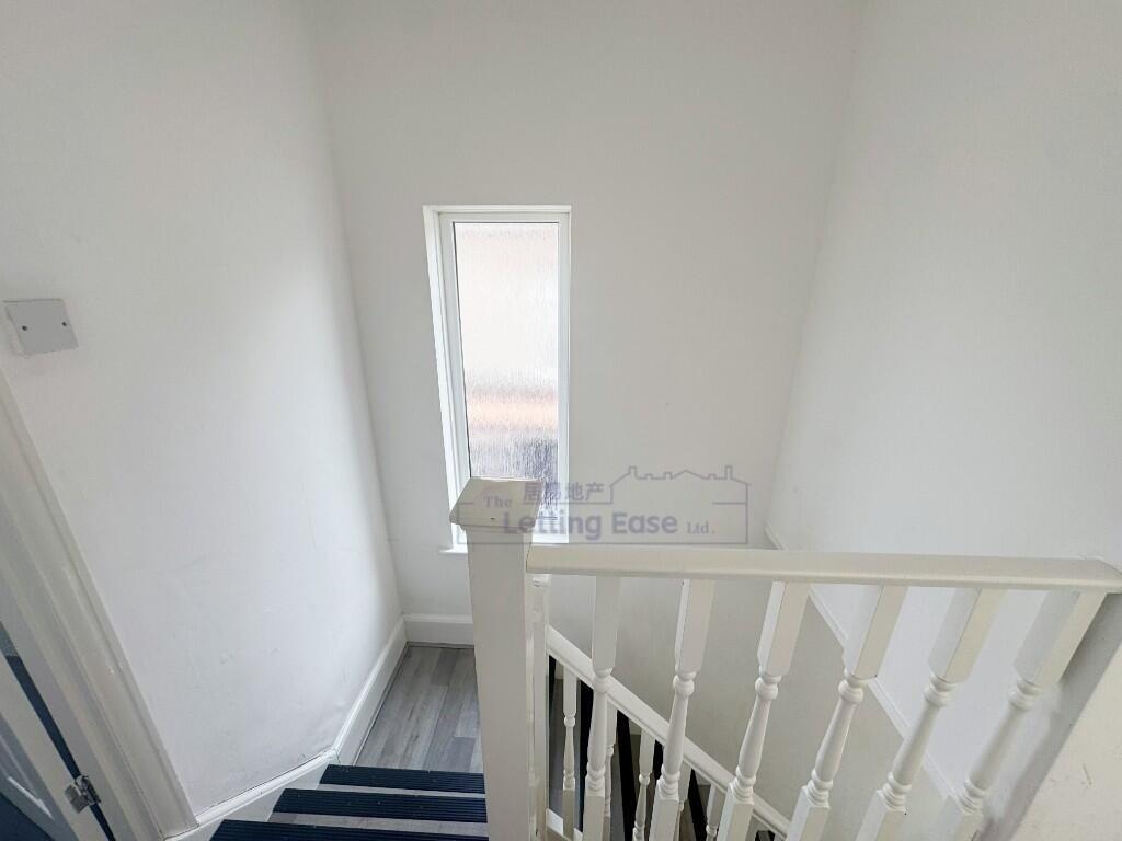 4 bedroom semi-detached house for rent