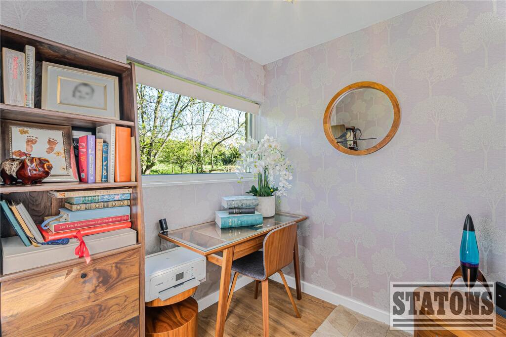 House in Barnet, Hadley Wood - View 4