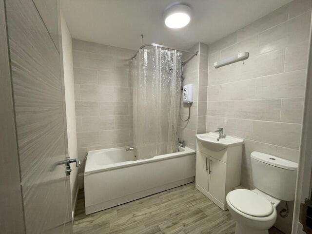 Apartment in Oldham - View 5