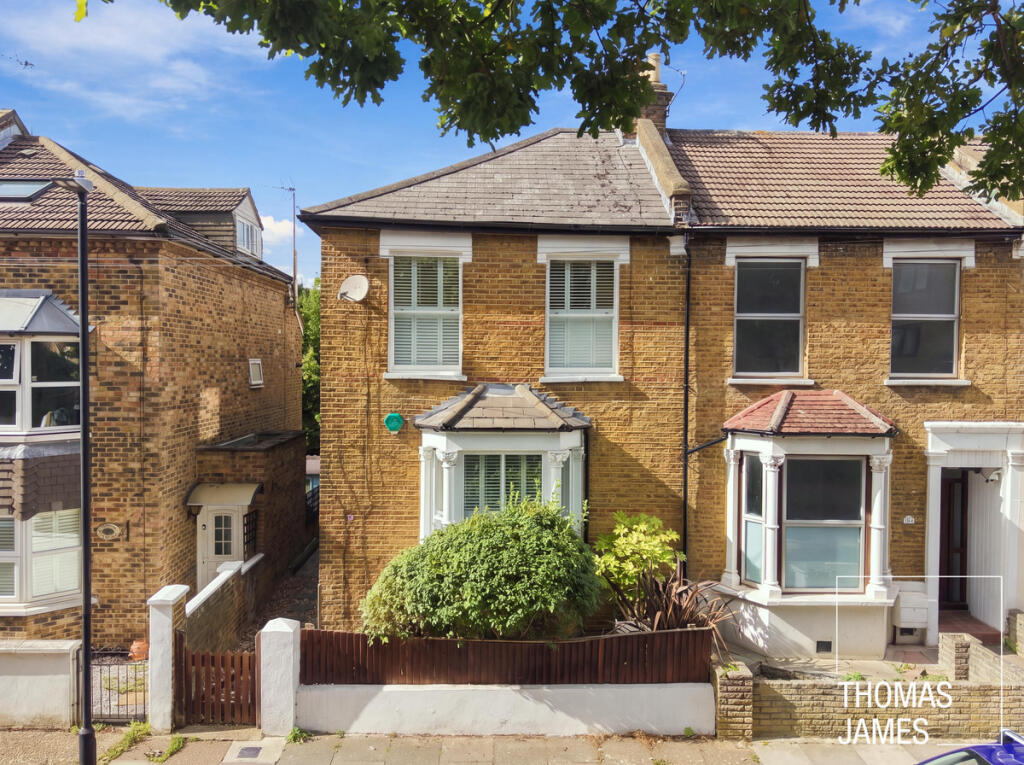 Main image of property: Gordon Road, London, N11